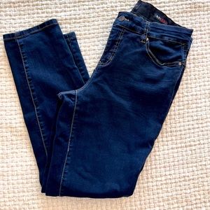Earl Jeans Sexy Shape
